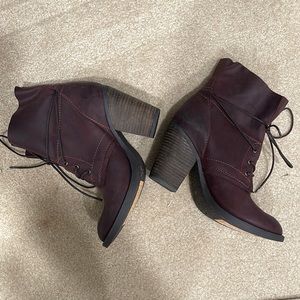 Steve Madden Burgandy Booties
